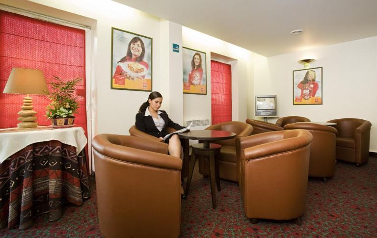 מלון לה קורנב Ibis Paris Le Bourget מראה חיצוני תמונה
