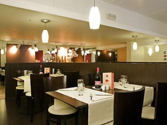 מלון לה קורנב Ibis Paris Le Bourget מראה חיצוני תמונה