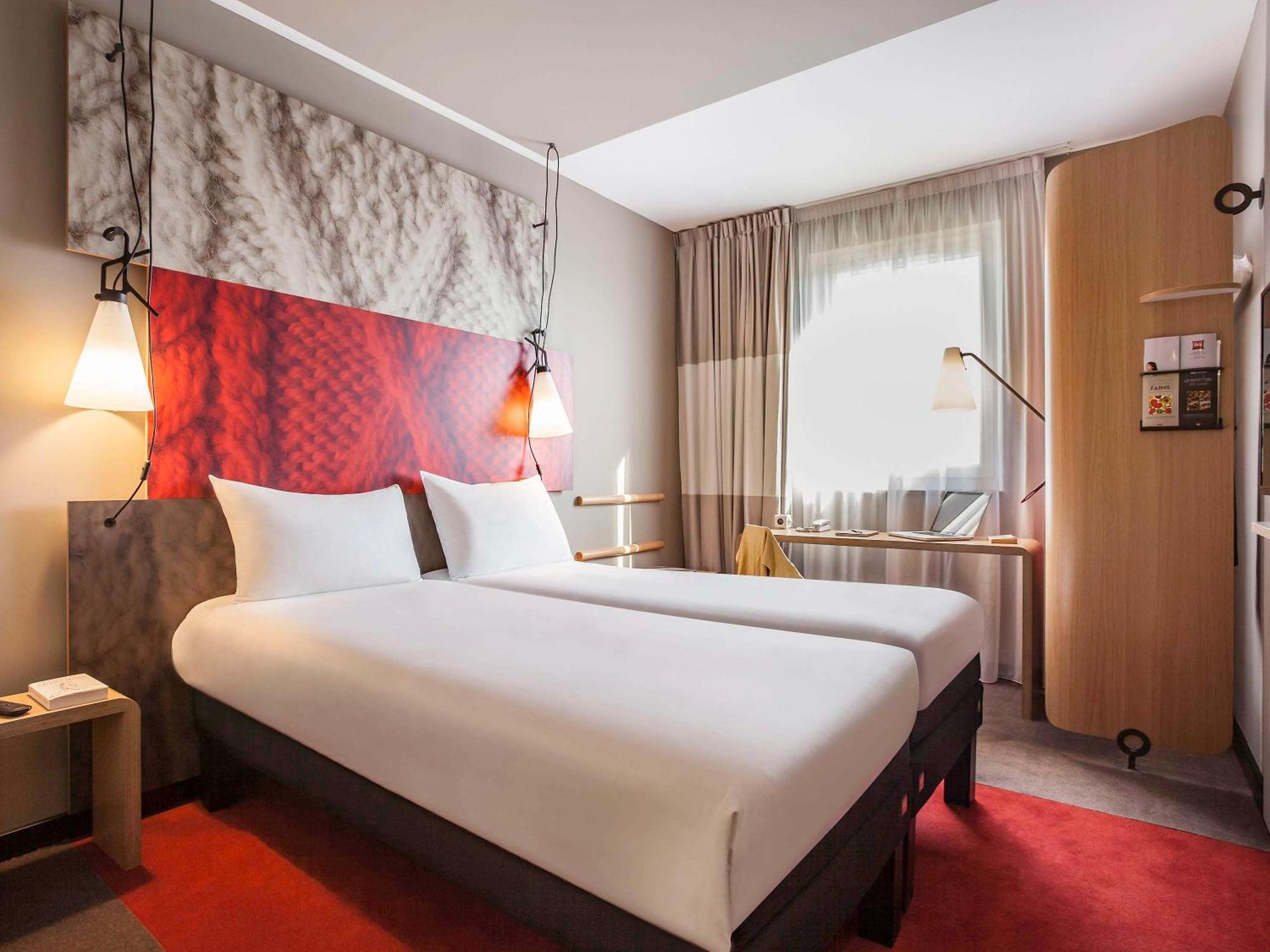 מלון לה קורנב Ibis Paris Le Bourget מראה חיצוני תמונה