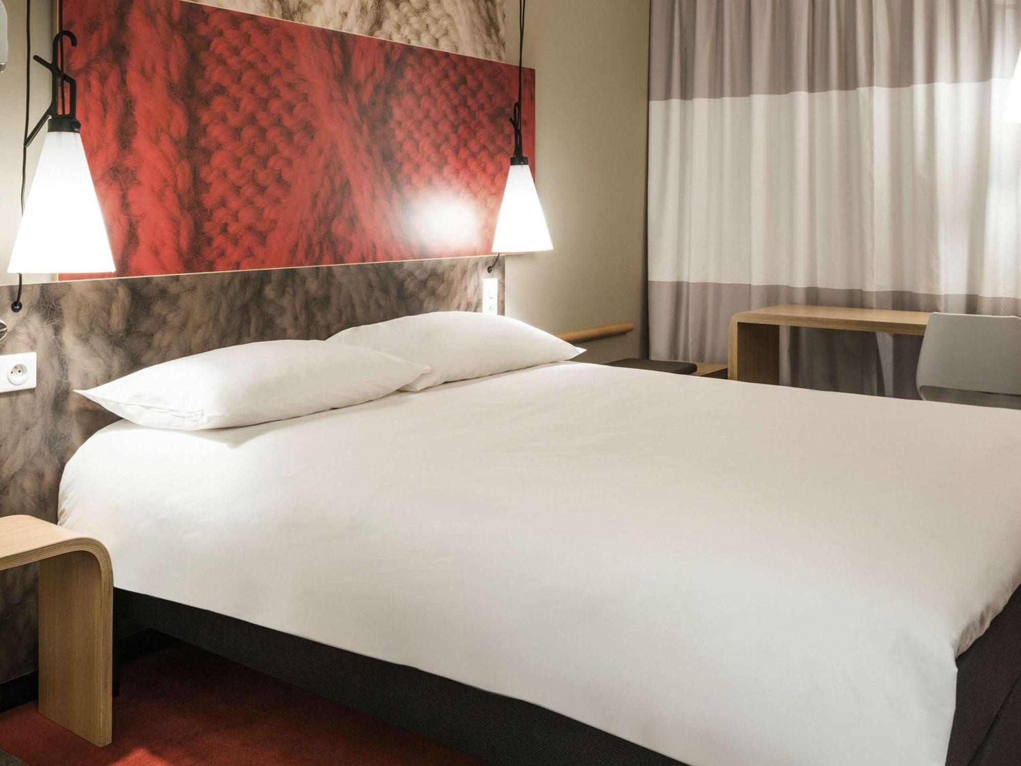 מלון לה קורנב Ibis Paris Le Bourget מראה חיצוני תמונה