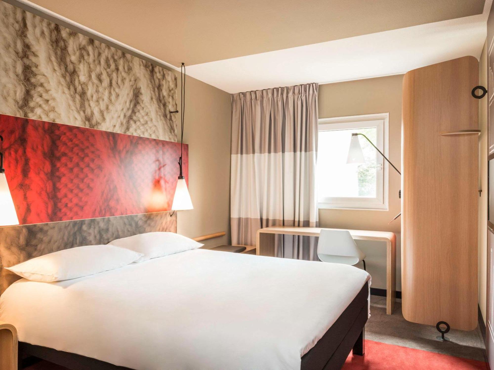 מלון לה קורנב Ibis Paris Le Bourget מראה חיצוני תמונה