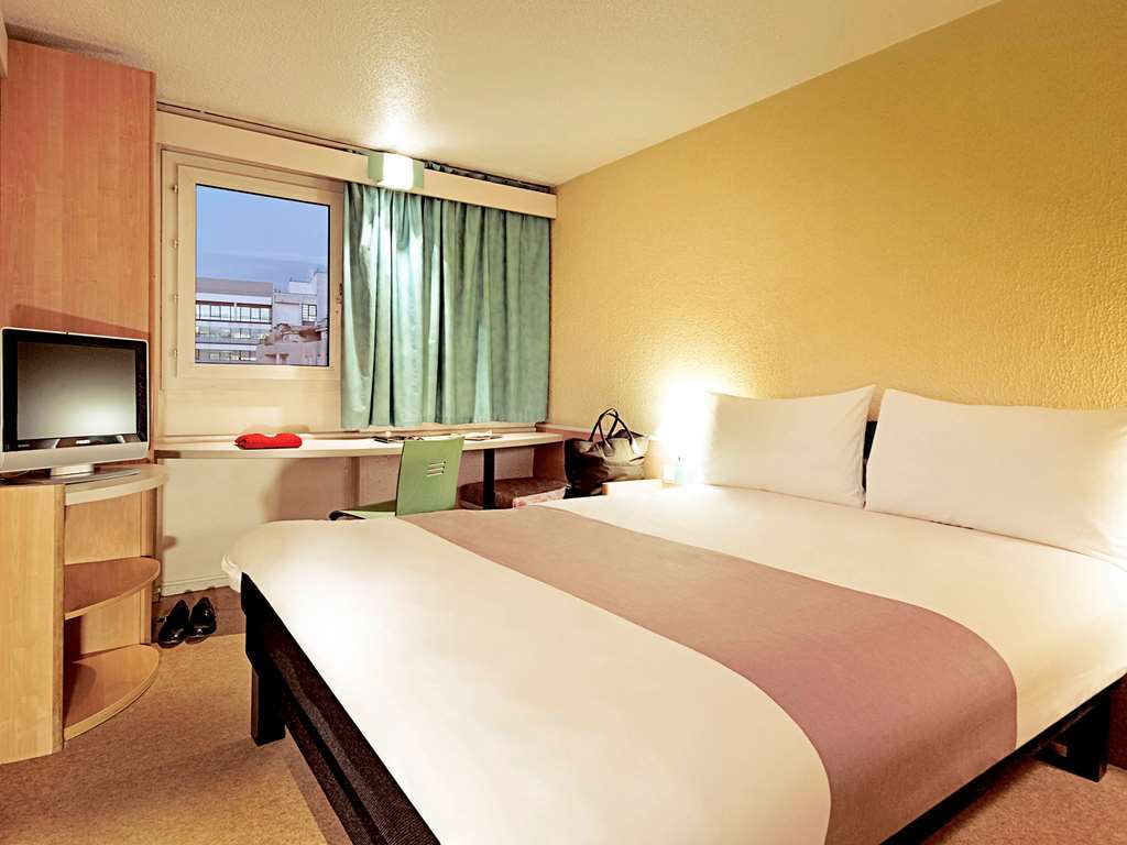 מלון לה קורנב Ibis Paris Le Bourget חדר תמונה