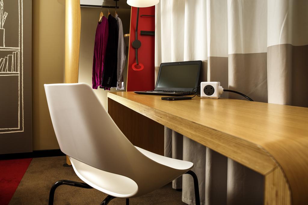 מלון לה קורנב Ibis Paris Le Bourget מראה חיצוני תמונה