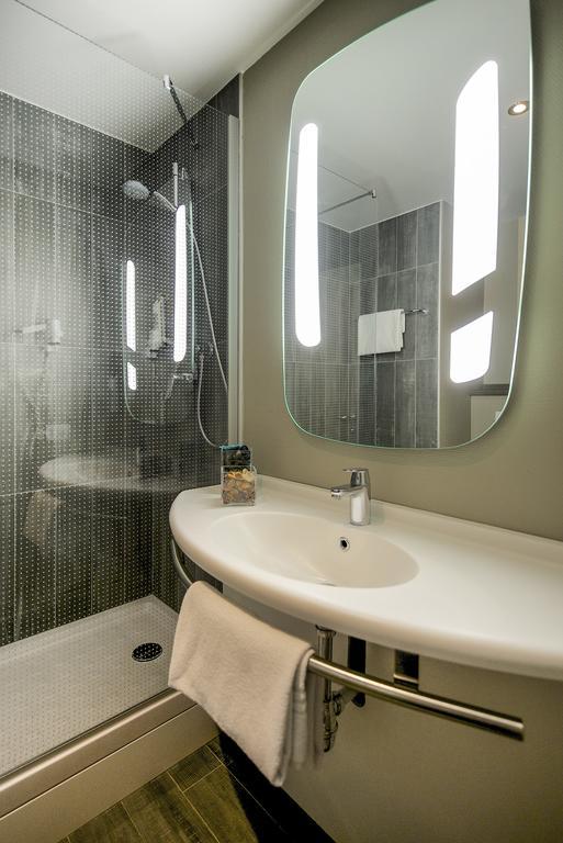 מלון לה קורנב Ibis Paris Le Bourget מראה חיצוני תמונה