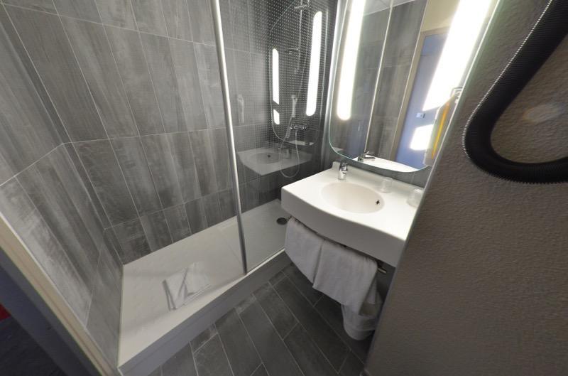 מלון לה קורנב Ibis Paris Le Bourget מראה חיצוני תמונה